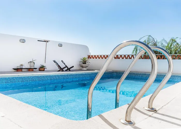 דירה Private Pool Sunset Terrace אריסרייה